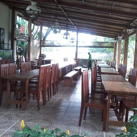 Villa Bukit Pinus Bogor Buitenkant foto