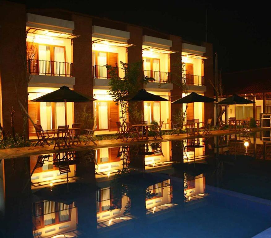 Villa Bukit Pinus Bogor Buitenkant foto